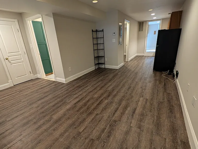 1004 Irving St NW #B — Photo 9