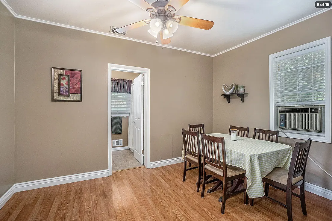 2 bed, 1.5 bath, 900 sqft, $1,550 — Photo 4