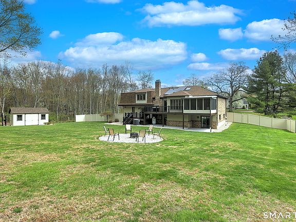 2nd image of 2262 Ridge Road