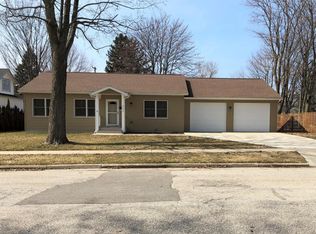 305 N Park St, Ludington, MI 49431