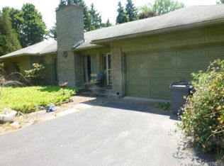 7346 Rochester Rd, Lockport, NY 14094