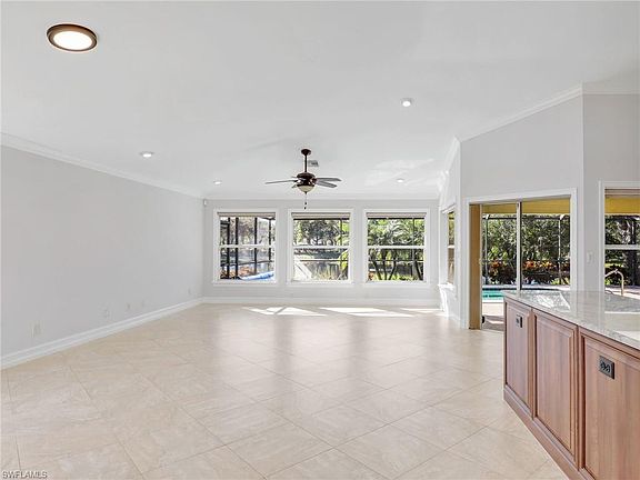 3rd image of 6505 Autumn Woods Blvd