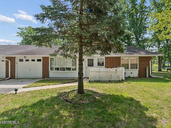 4th image of 581A Lake Point Drive