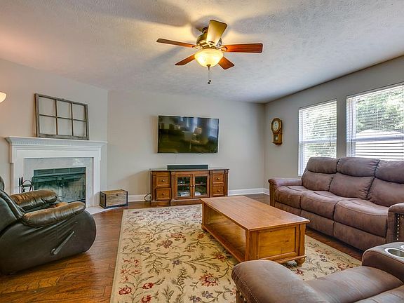 2nd image of 1244 Lasalle Dr