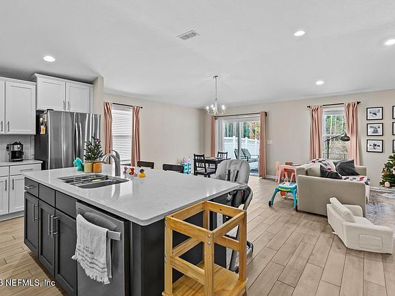 5th image of 149 CODONA GLEN Drive