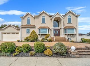 1218 Centre Street, Hewlett, NY
