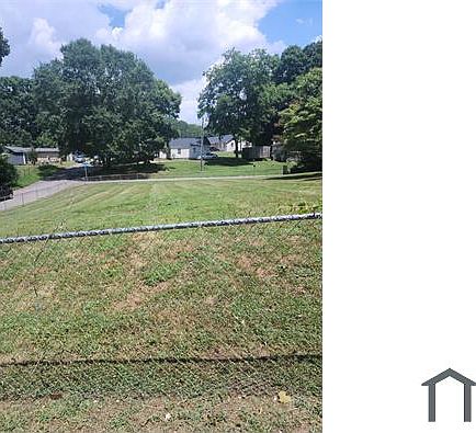 2nd image of 303 W Hilltop Cir
