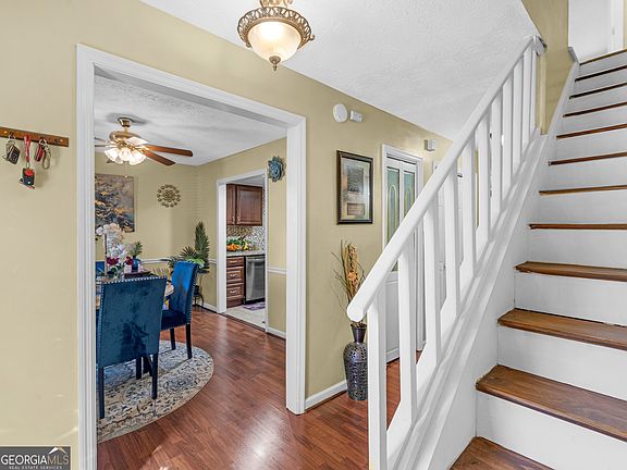 2nd image of 103 Oak Cir