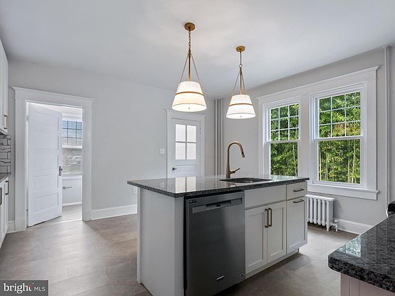 4th image of 3 Elliott Rd