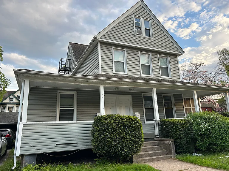 35 Wayne Ave #1 — Photo 1