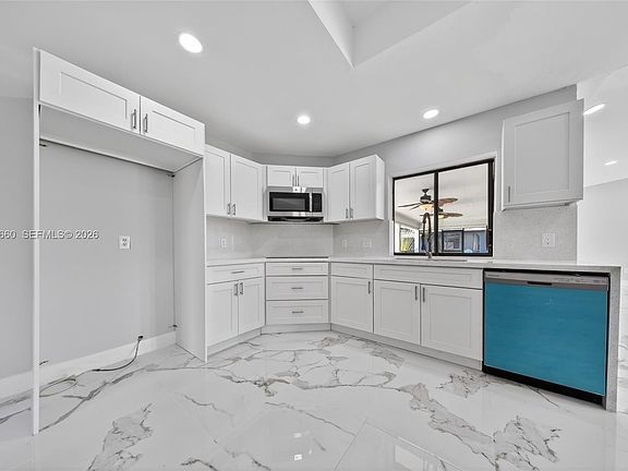 5th image of 1417 Everest Pkwy