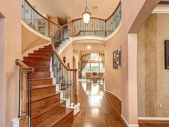 4th image of 23718 Collinford Ct