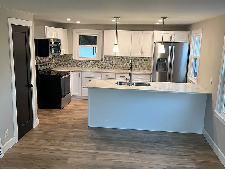 139 Mayville Ave — Photo 3