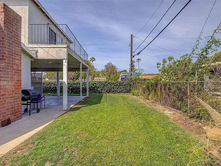 9403 Carron Dr — Photo 37