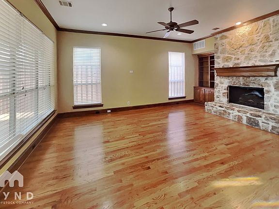 3rd image of 4020 Oakmeadow Dr