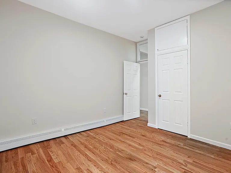 16 Russell St #GROUND-FLOOR — Photo 14
