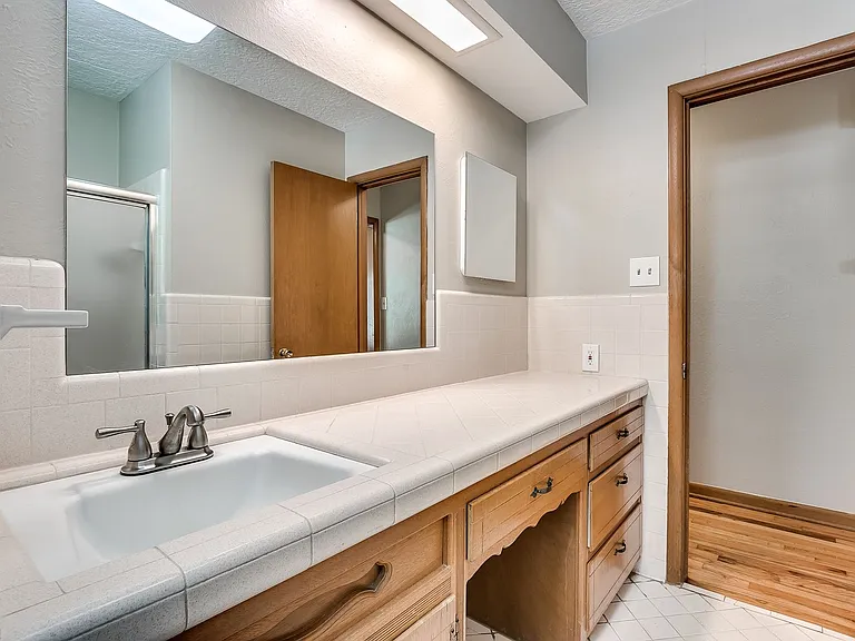 908 Birch Dr — Photo 15