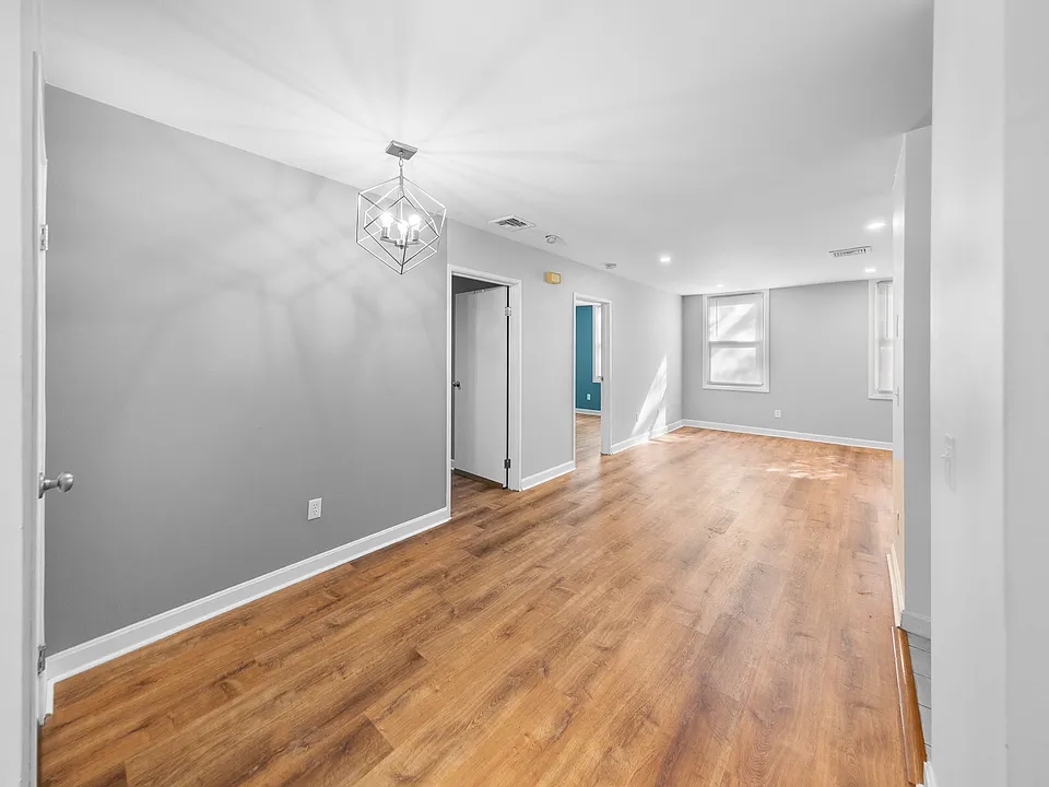 497 Broadway #101