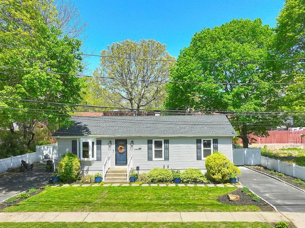 163 E 3rd Street, Huntington Station, NY 11746