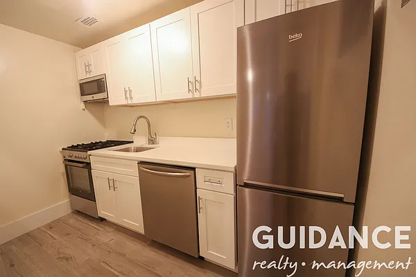 Rented by Guidance Realty Corp. | media 8