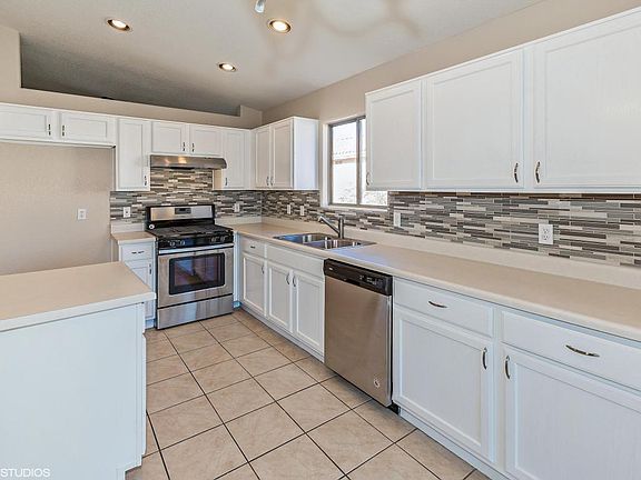 5th image of 8134 N Kearny Dr