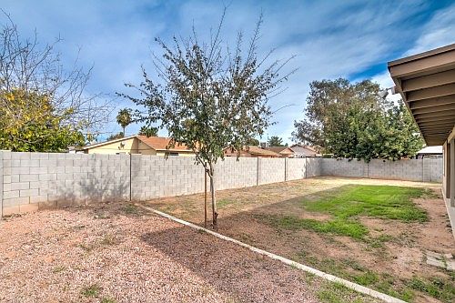 4th image of 2866 E Dragoon Ave