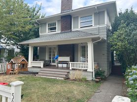 5034 18th Ave NE