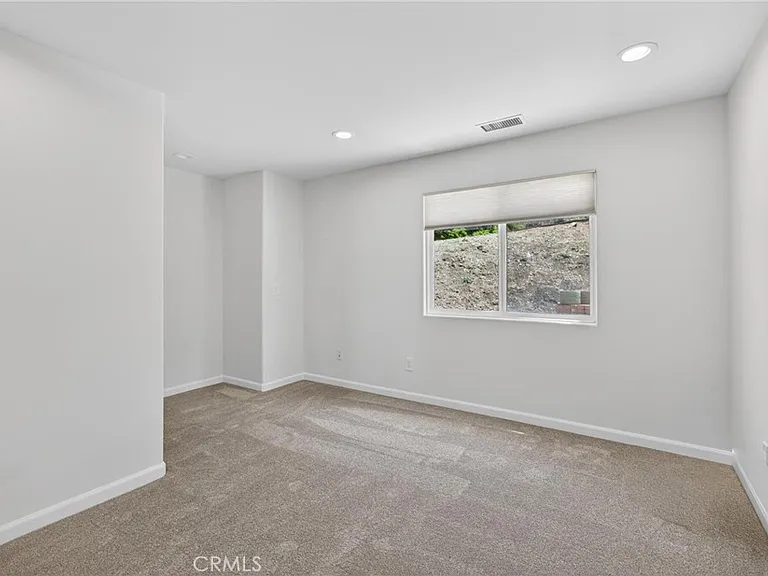58 Eastfield Dr — Photo 27