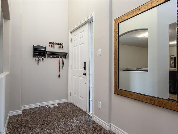 4th image of 11 Apple Ridge Dr