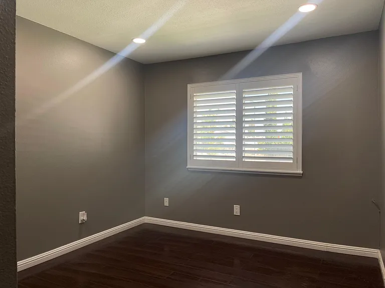 652 E Skylark Dr — Photo 8