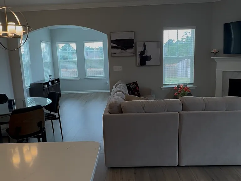 588 Ludlow Ln — Photo 12