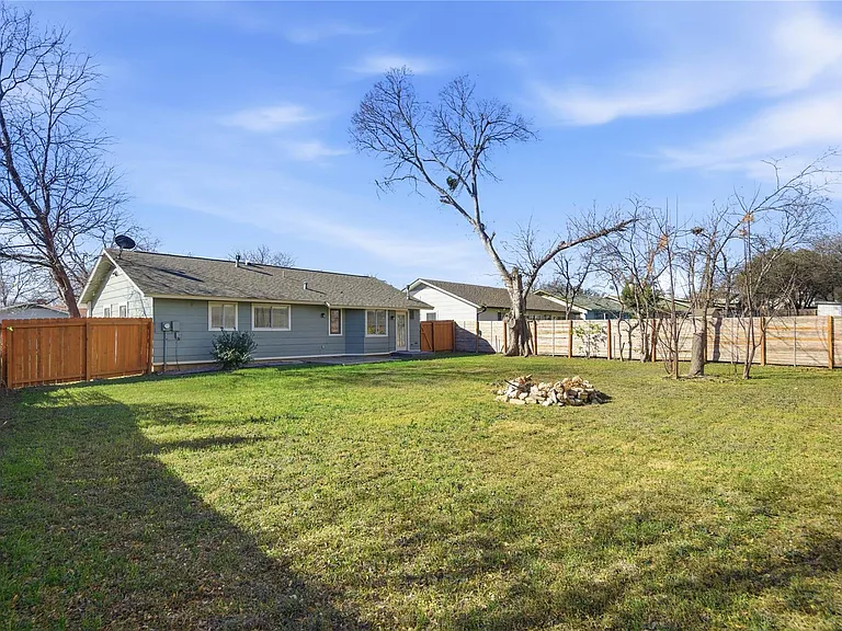 1704 Cherry Orchard Dr — Photo 14