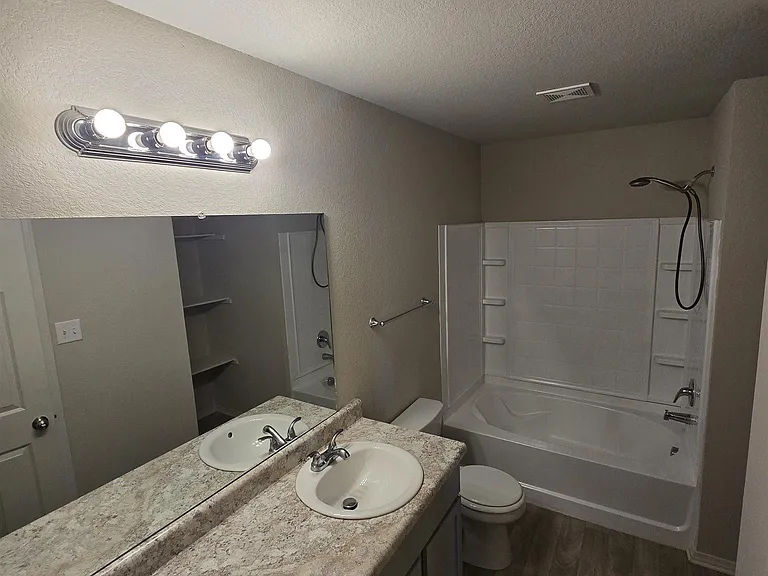 31 Winter Valley Cv — Photo 11