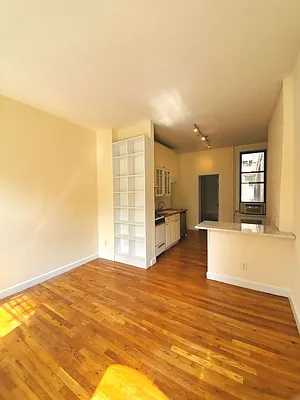 Rented by Compass | media 16