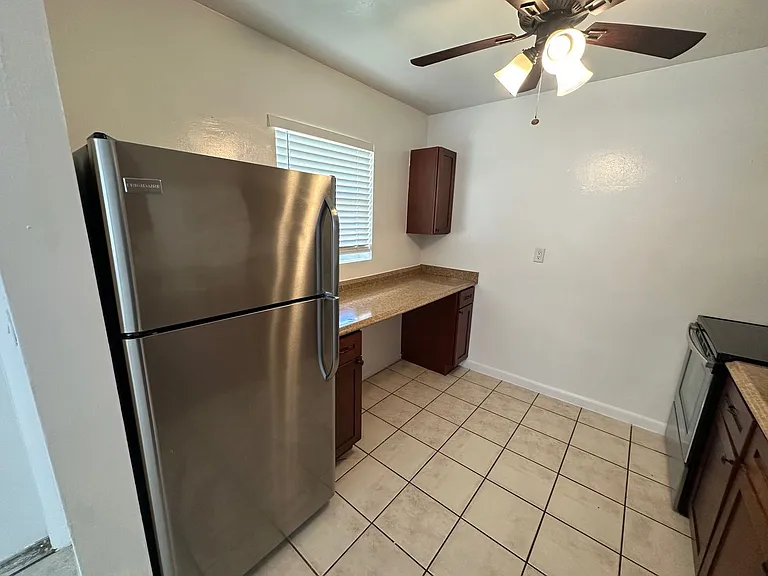 1010 SW 16th Ave — Photo 10