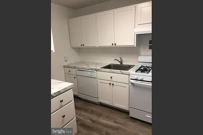 1030 E Lancaster Ave #103 — Photo 3
