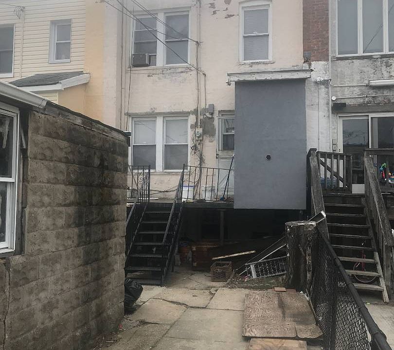 2nd image of 1335 E 40th St