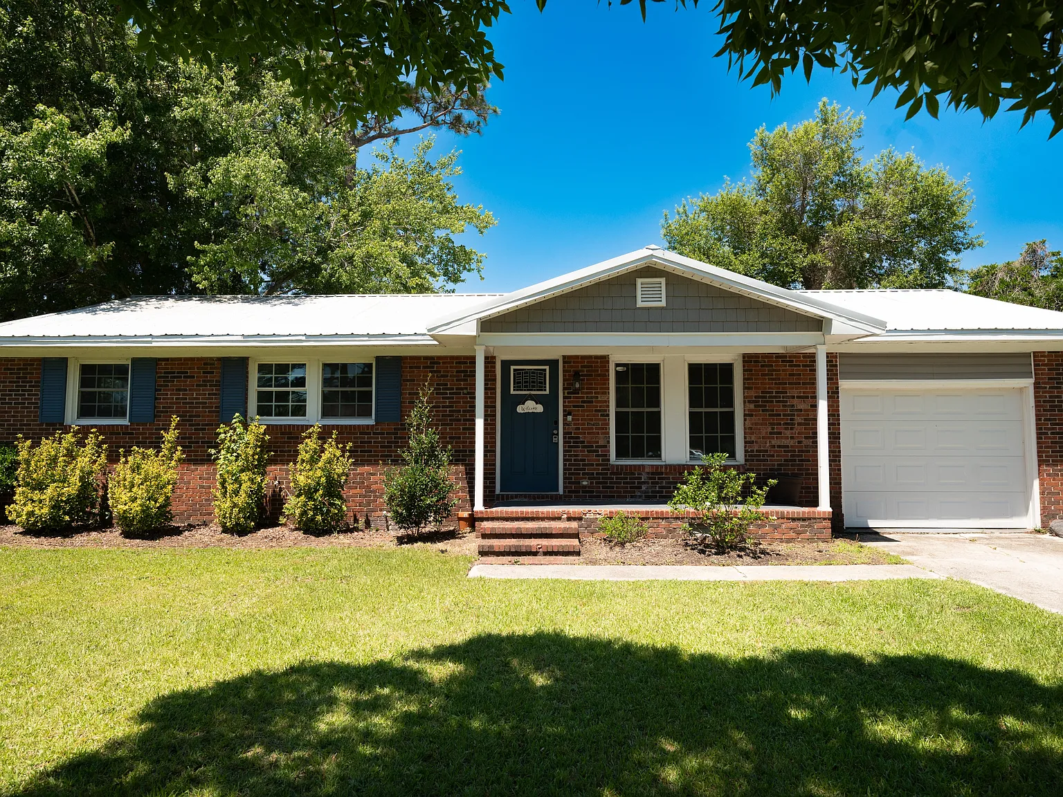 218 Forestview Drive - 1 — Photo 3