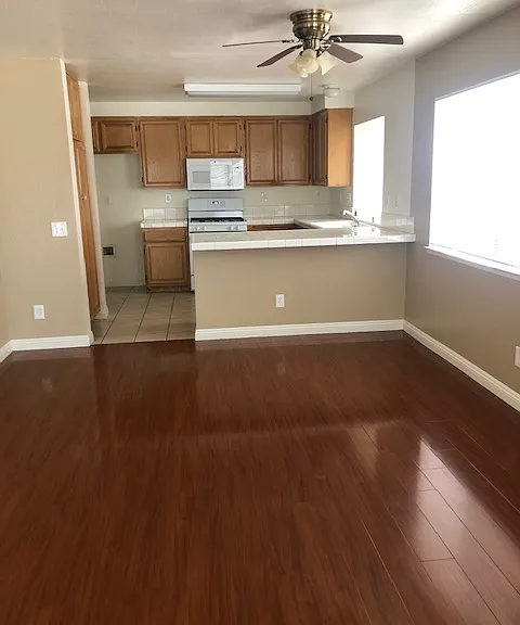 584 Ocean Ave — Photo 7