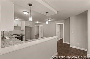 4th image of 714 Cedar Ln