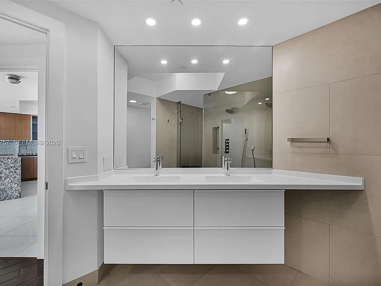 10 Venetian Way #404 — Photo 16