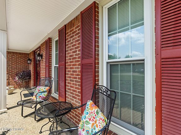 4th image of 343 Stoneledge Dr
