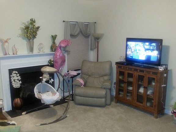 5th image of 210 Berkshire Cir
