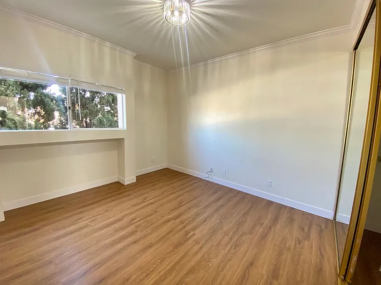 Upstairs 2BD Apartment Home! Great PB Location! Garage! AC! — Photo 18
