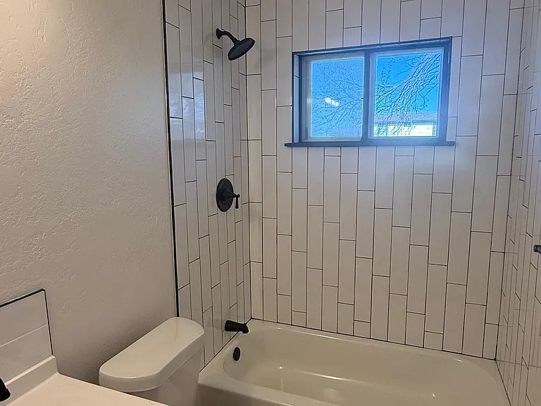 732 SW 46th St — Photo 15