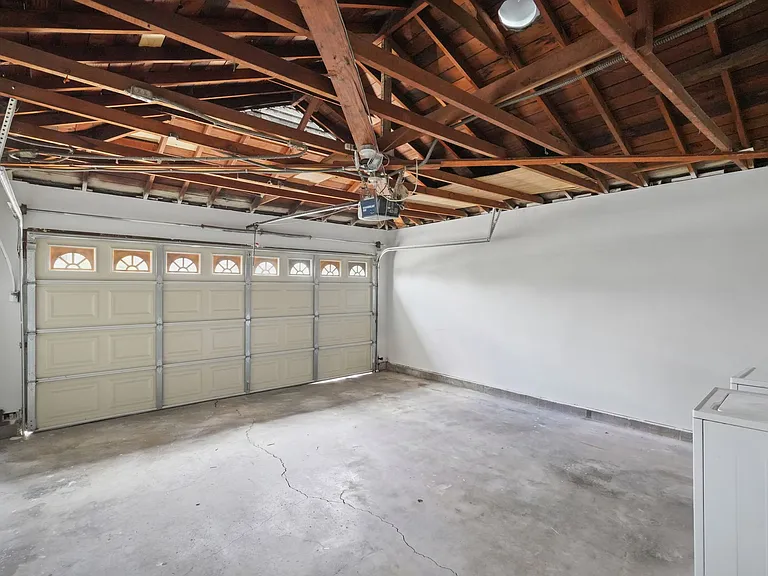 20450 Bassett St — Photo 24