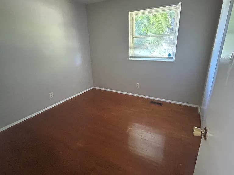 2511 Princess Dr — Photo 8