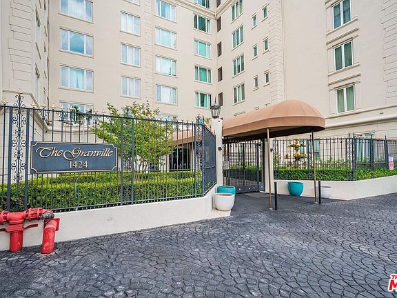 2nd image of 1424 N Crescent Heights Blvd Unit 10