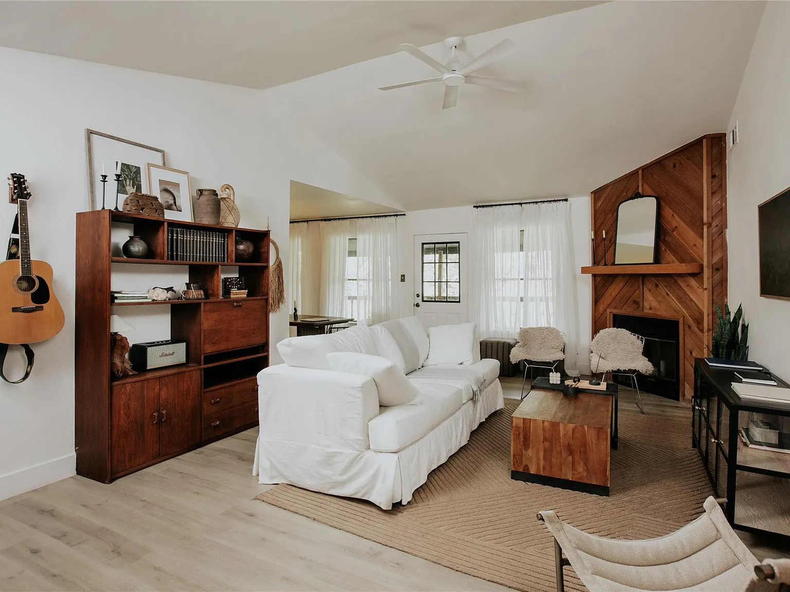 3 bed, 2.0 bath, 1456 sqft, $3,000 — Photo 3