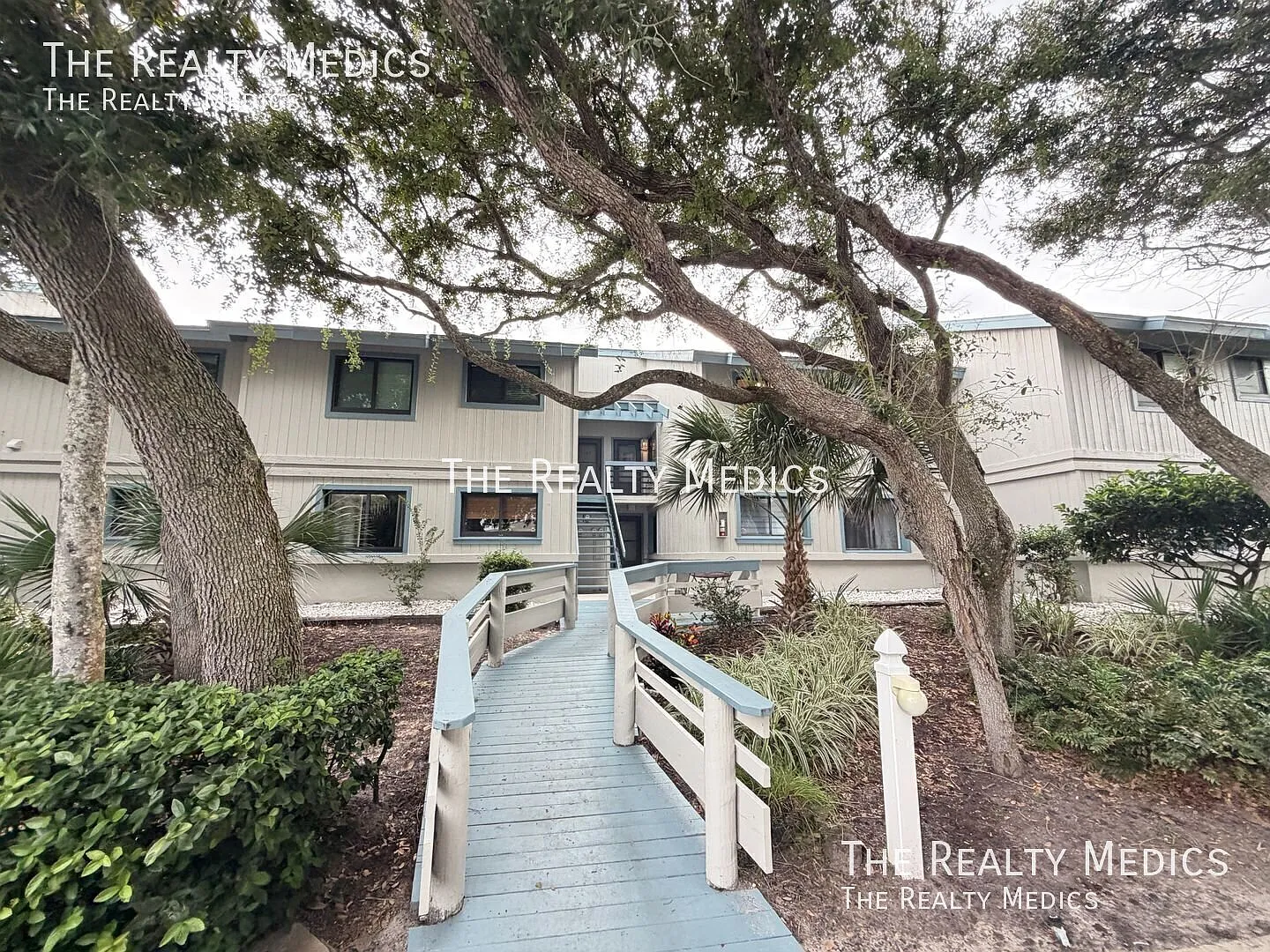 Fully Furnished 2-Bedroom Coastal Retreat In New Smyrna Beach! Washer & Dryer Included! — Photo 1